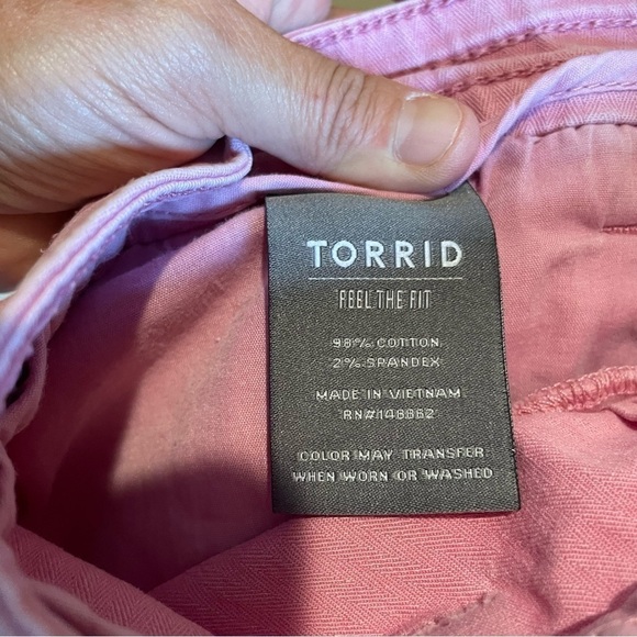 Torrid colored denim shorts cuffed Size 18 - Picture 5 of 7